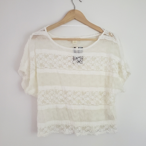 NWT Urban Staring at Stars White Lace Top - Picture 1 of 8